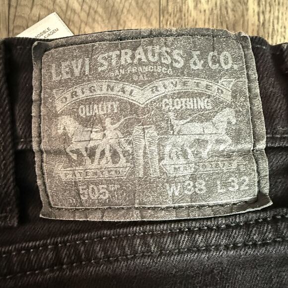 Levi’s 505 Black Denim Jeans W38 L32 | Classic Straight Leg | Water‑Less Finish - Picture 3 of 9